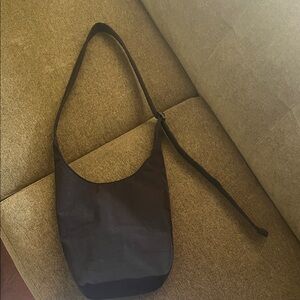 BAGGU nwt sling bag in black